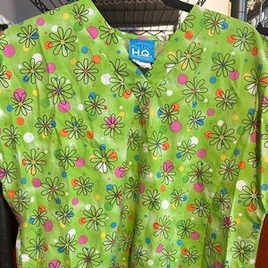 HQ Women's Green Floral scrub top
